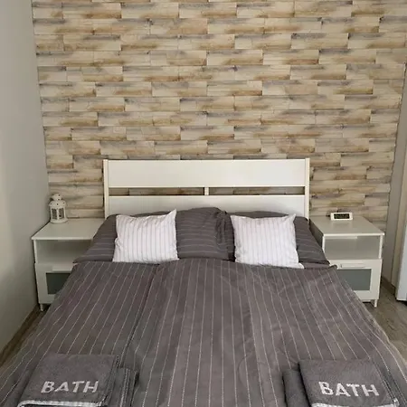 Mandi Apartment Veresegyhaz