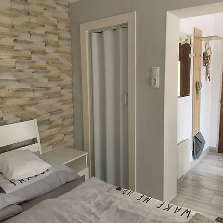 Mandi Apartment Veresegyhaz