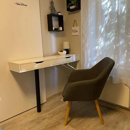 Mandi Apartment Veresegyhaz